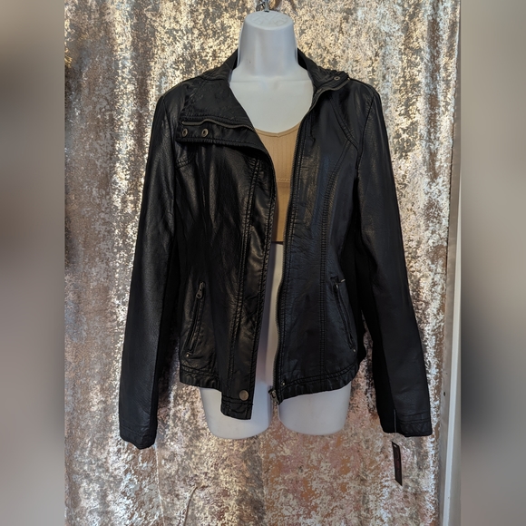 NWT Asymmetrical collar faux leather jacket - Picture 1 of 4